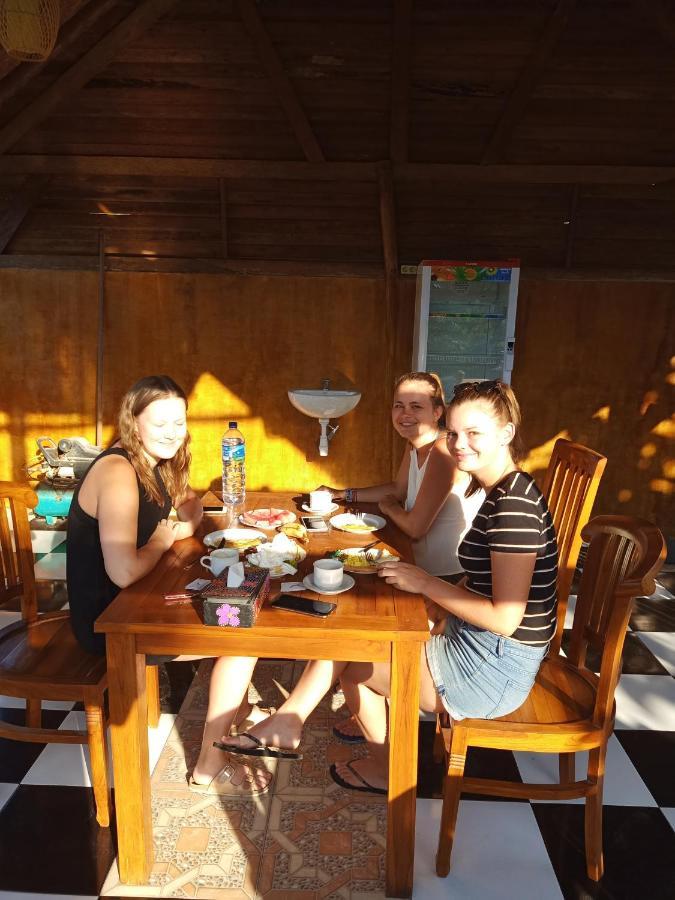 Happy Penida Hostel Toyapakeh Esterno foto
